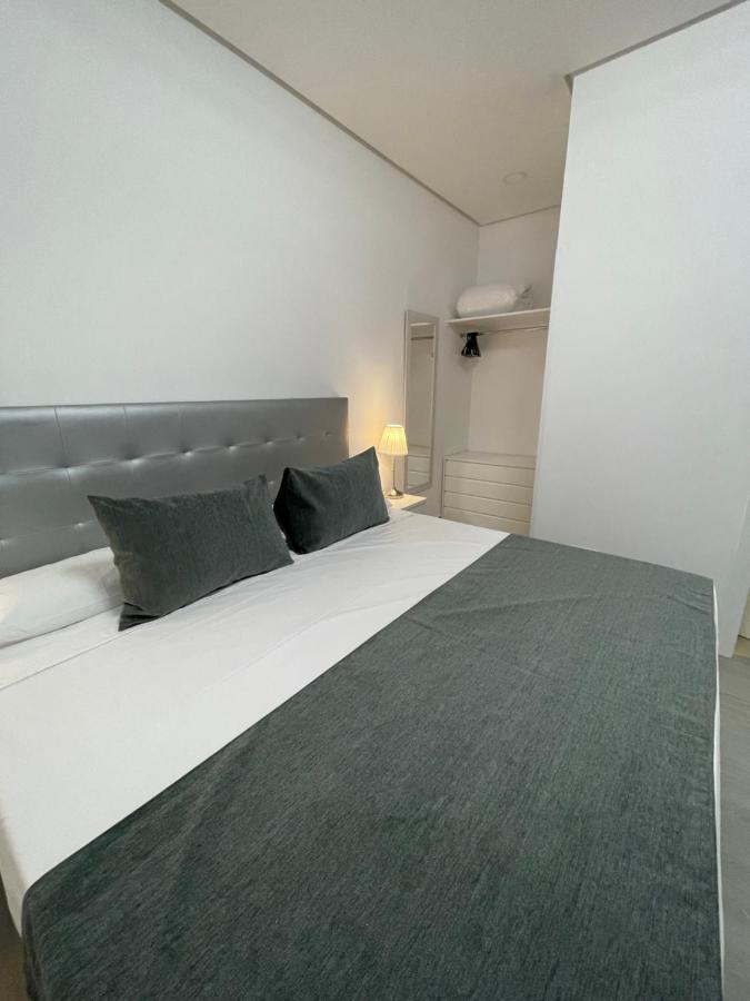 Suara Apartamentos 3 Мадрид Экстерьер фото